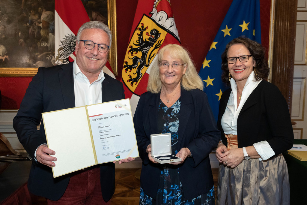 Edith Amberger erhält Ehrung vom Land Salzburg